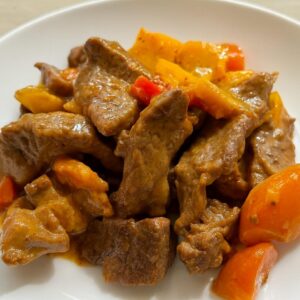 Philly cheesesteak bowl very low carbs with bell peppers.